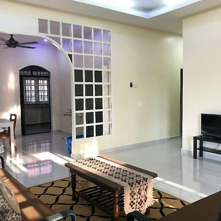 Family Homestay Kuala Terengganu Exterior foto