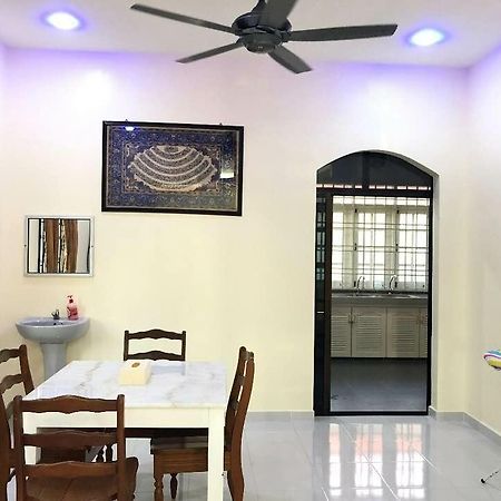 Family Homestay Kuala Terengganu Exterior foto